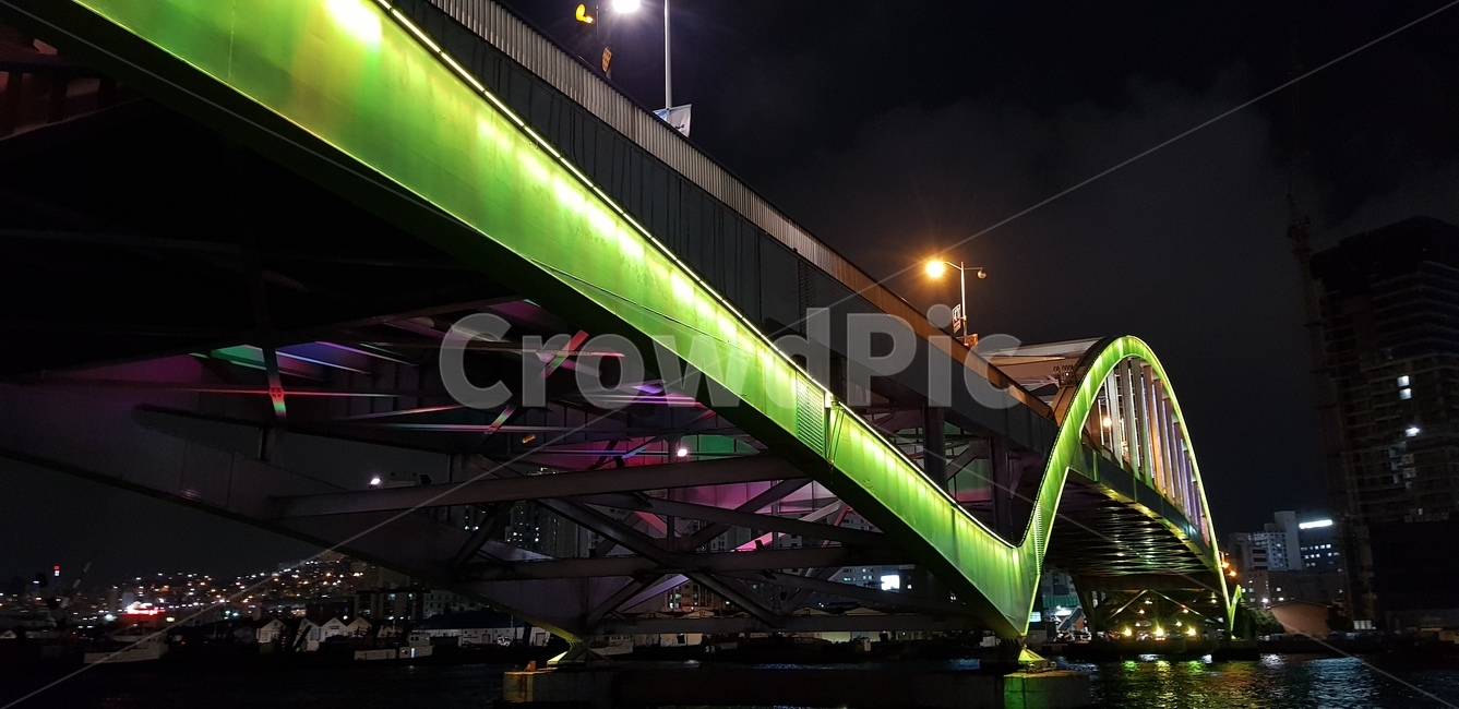 영도,밤,야경,다리,불빛,bridge,light,road,night,nightview,nightscape,야경,밤,풍경,nightscape,night,landscape,건축물,건물외관,exterior,building,structure,architecture,construction,도로,freeway,고속 도로