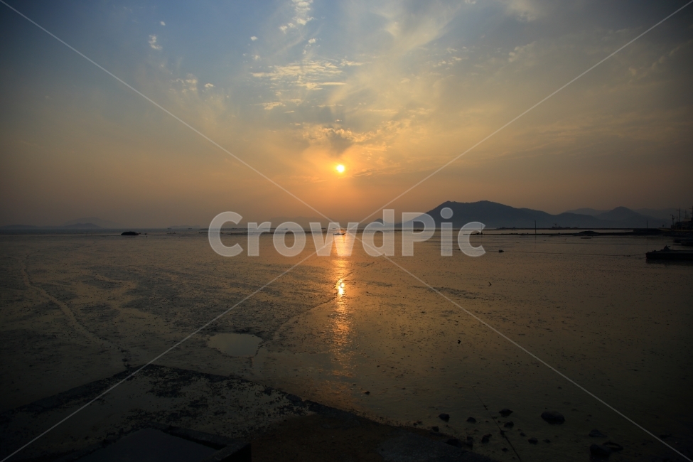 순천와온해변,바닷가,석양,일몰,자연풍경,자연,풍경,nature,landscape,해변,바다,beach,sea,outdoors,옥외,sunlight,햇빛,sunset,dawn,새벽,red sky,붉은 하늘,sky,하늘,dusk,황혼