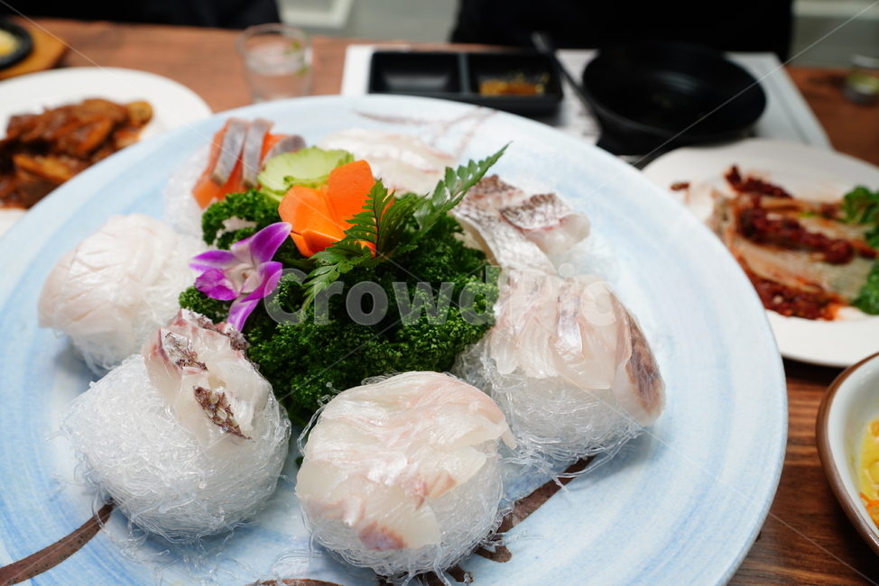 회,생선,안주,술안주,안주거리,음식,fish,날것,접시,먹거리,food,dish,요리,음식,식재료,요리,food,cook,meal,dishes,food reserves,일식,일본음식,일본요리,Japanese food,Japanese dishes,Japanese meal,Japanese cook
