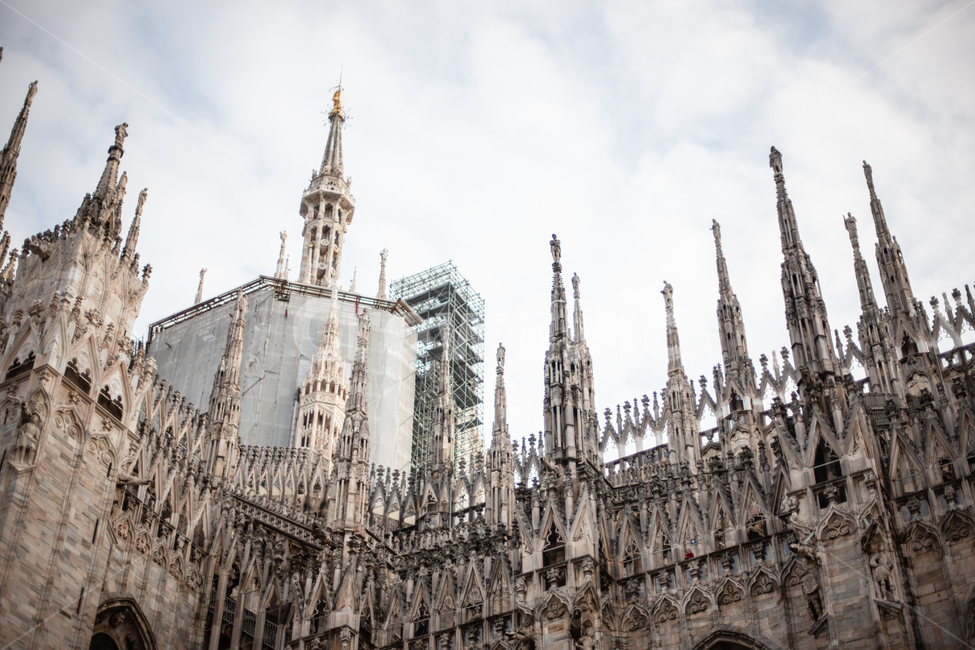 이탈리아,대성당,두오모,duomo,밀라노,milan,italy,랜드마크,landmark,tourist attraction,해외,외국,세계,foreign,oversea,world,세계랜드마크,해외랜드마크,외국랜드마크,world landmark,world tourist attraction,종교,신앙,religion,belief,faith,건축물,건물외관,exterior,building,structure,architecture,construction,spire,첨탑,steeple,뾰족한 탑,건물,tower,탑,cathedral,성당,church,교회에,town,도시,metropolis,중심지,urban,어반,city,시티