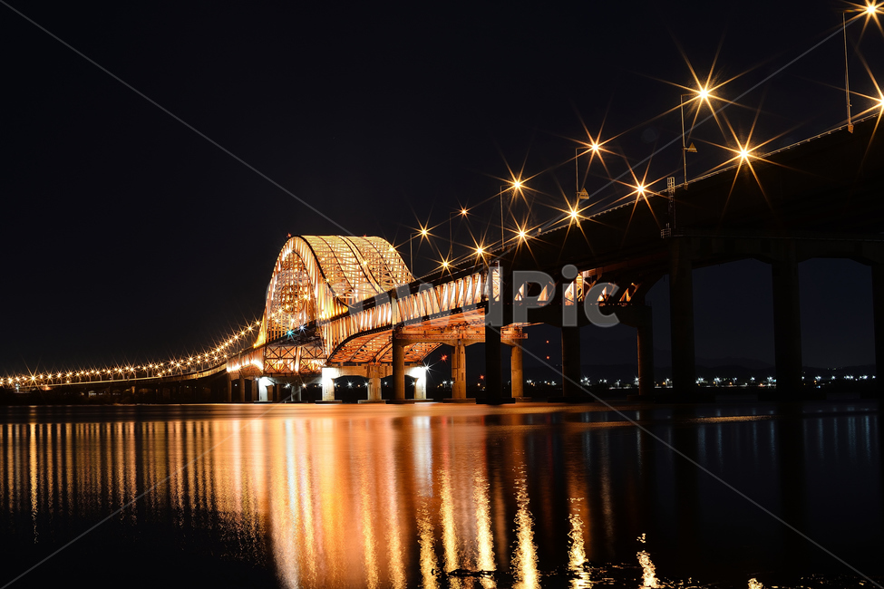 night view,Han River Bridge,light,fire,construct,bridge,Banghwa Bridge,Han River
