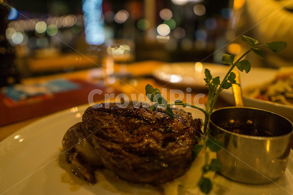 소고기,스테이크,레스토랑음식,음식,레스토랑,음식,식재료,요리,food,cook,meal,dishes,food reserves,육류,고기,meat,양식,서양음식,서양요리,western food,western dishes,western meal,western cook