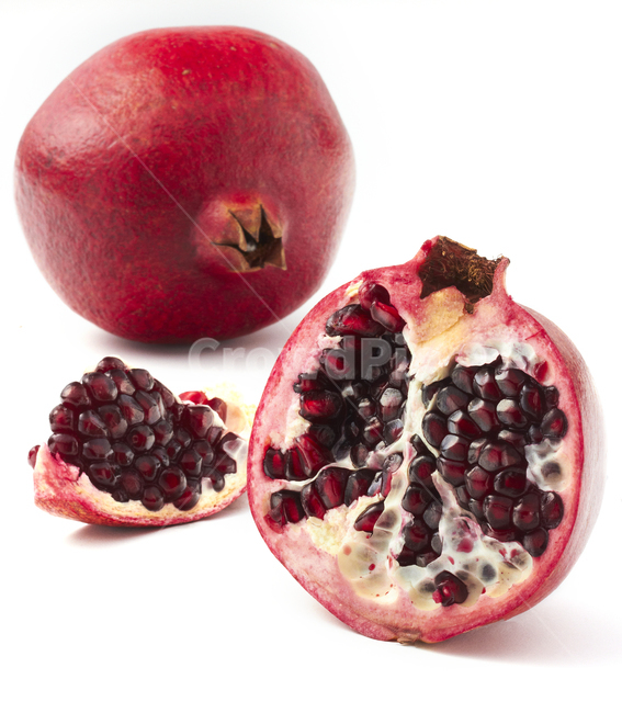 과일,fruit,pomegranate,석류,달콤한,상큼한,하얀색,whithe,red,빨간색,background,배경,정물,사물,접사,근접촬영,closeup,cut,section,자른,단면,여성,건강,에스트로겐,갱년기,음식,식재료,요리,food,cook,meal,dishes,food reserves,과일,열매,fruit,누끼,remove background