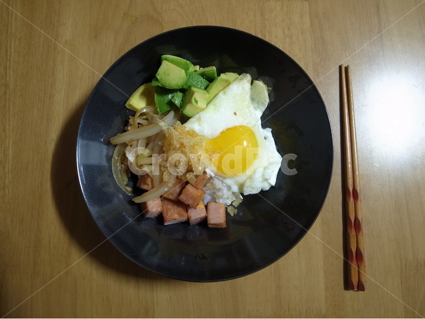 음식,요리,아보카도덮밥,덮밥,스팸덮밥,간편식,간편요리,한그릇,한그릇요리,아보카도,스팸,양파볶음,계란후라이,날치알,비빔밥,누끼,음식누끼,음식,식재료,요리,food,cook,meal,dishes,food reserves