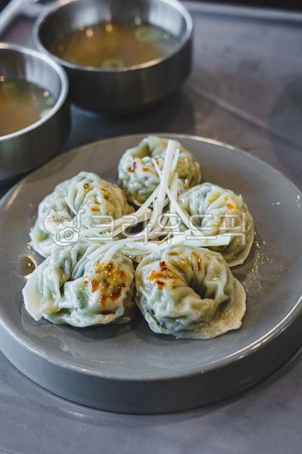 meal,dumpling,dessert,dish,meat dumplings,plate,food