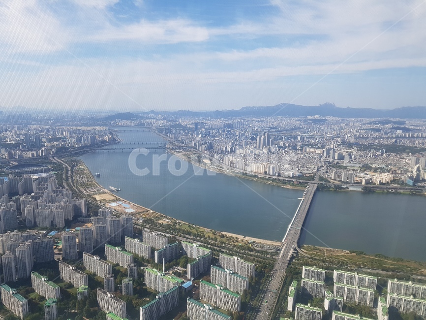 롯데타워,서울,시내,한강,서울시내,경치,전경,전망,타워,랜드마크,tower,전망대,서울스카이,제2롯데월드,건축물,스카이워크,아파트,하늘,다리,대교,도시,한눈,도시,풍경,city,landscape,한국도시풍경,한국도시경관,korea cityscape