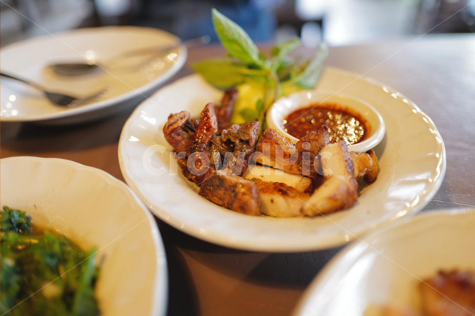 음식,치앙마이음식,dish,요리,food,meal,식사,레스토랑,식당,restaurant,접시,양념소스,음식,식재료,요리,food,cook,meal,dishes,food reserves