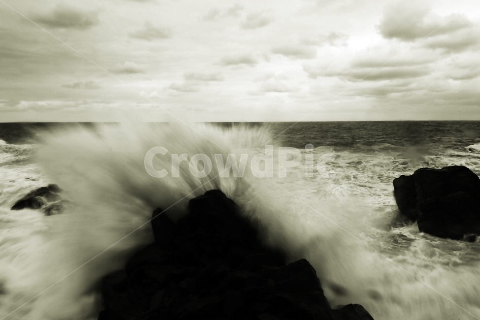 동해,해안,파도,wave,바다,자연,풍경,nature,landscape,흑백,모노톤,monochrome,black and white,water,물,sea,outdoors,옥외,ocean,대양