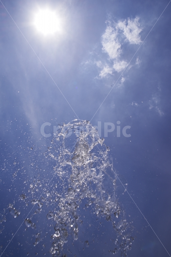 분수,물,여름,하늘,파란하늘,태양,구름,빛,Water,fountain,Summer,Sky,Blue,Bluesky,sun,sunshine,light,bright,cloud,white,whitecloud,nature,cool,여름,계절,summer,season,outdoors,옥외,자연,water