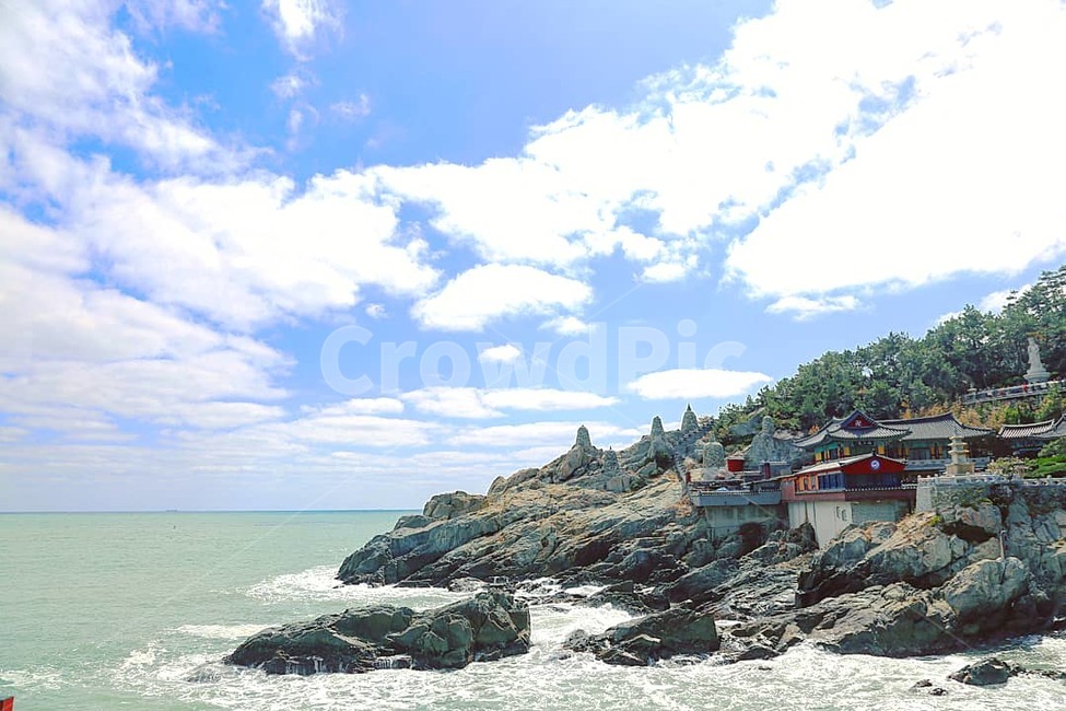 부산,기장,바다,구름,해동용궁사,절,temple,sea,clouds,자연,풍경,nature,landscape,한국자연풍경,한국자연경관,korea nature landscape,랜드마크,landmark,tourist attraction,한국랜드마크,한국관광지,한국명소,korea landmark,korea tourist attraction,종교,신앙,religion,belief,faith,ocean,대양,outdoors,옥외,water,물,promontory,곶,shoreline,해안선