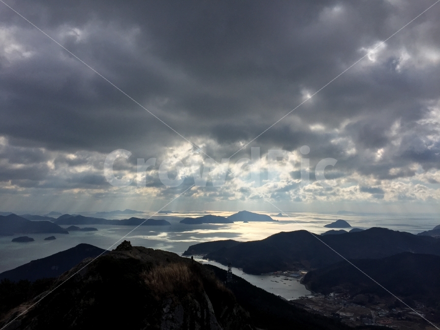 풍경,통영,하늘,landscape,광명,바다,sea,sky,자연,풍경,nature,landscape,한국자연풍경,한국자연경관,korea nature landscape,outdoors,옥외,weather,날씨,mountain,산,mountain range,산맥,cumulus,적운,cloud,구름