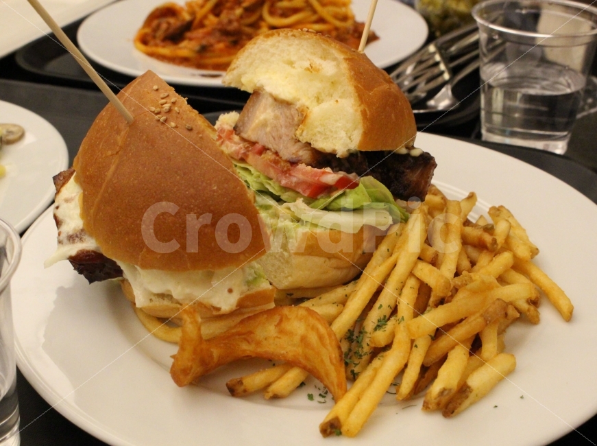 음식,햄버거,감자튀김,수제버거,패스트푸드,음식,식재료,요리,food,cook,meal,dishes,food reserves,빵,bread,양식,서양음식,서양요리,western food,western dishes,western meal,western cook