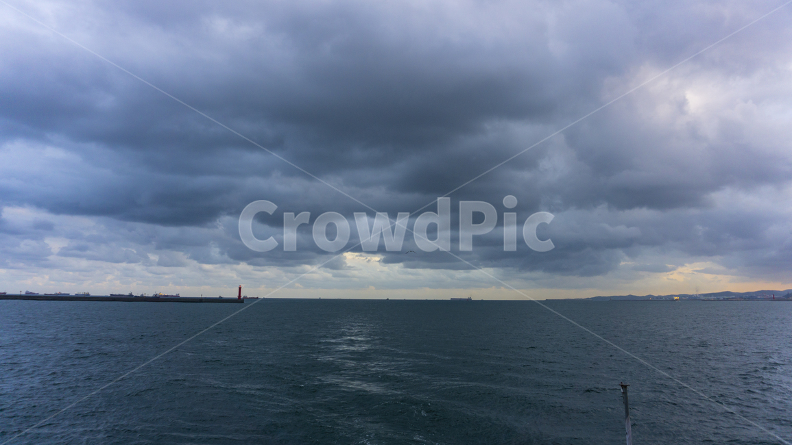 물,바다,sea,해안선,연안,하늘,푸른하늘,sky,대양,날씨,weather,햇빛,자연,빛,sun,적운