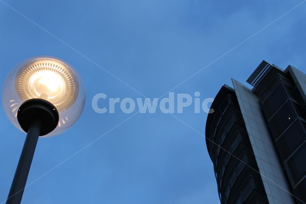 architecture,건축물,tower,탑,building,건물,가로등,streetlamp,streetlight