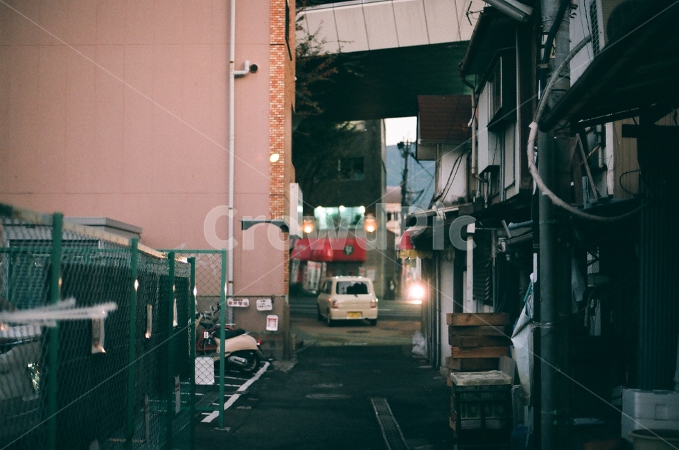 transportation,교통,car,차,vehicle,automobile,자동차,골목,골목길,alley