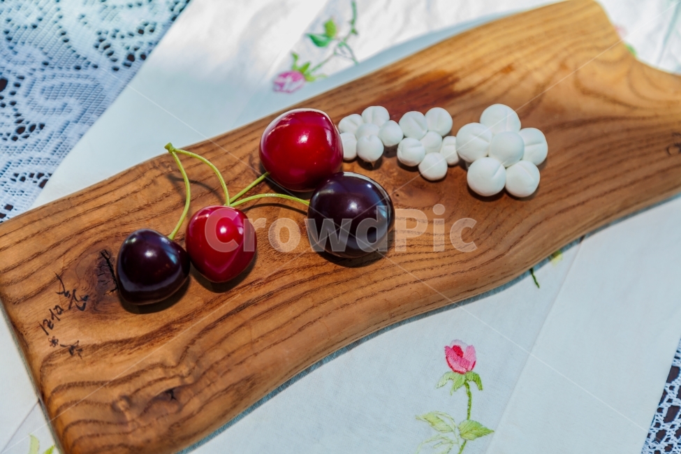 도마,체리,탁자,과일,음식,배경,식물,food,red,fruit,background,ripe,closeup,juicy,fresh,cherry,sweet,white,stem,isolated,nature,raw,health,healthy,ingredient,water,vegetarian,tasty,diet,leaf,delicious,berry,dessert,on,음식,식재료,요리,food,cook,meal,dishes,food reserves,과일,열매,fruit