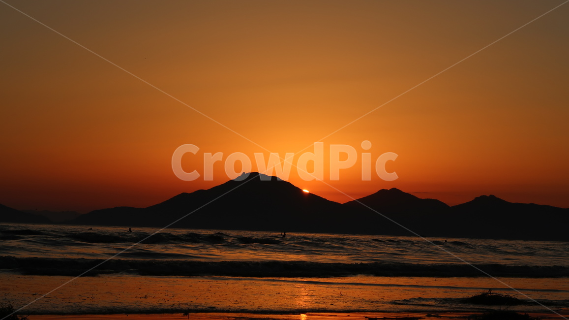 nature,자연,outdoors,옥외,sunset,일몰,dawn,redsky,붉은하늘,sky,하늘,dusk,황혼,sunlight,햇빛,사진찍기,노을,바다,다대포,beach,바닷가,sea,자연,풍경,nature,landscape,새벽,red sky,붉은 하늘