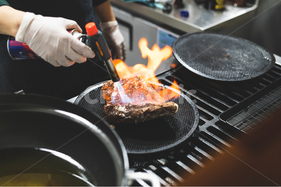 고기,불,fire,beef,스테이크,토치,음식,food,음식,식재료,요리,food,cook,meal,dishes,food reserves,육류,고기,meat