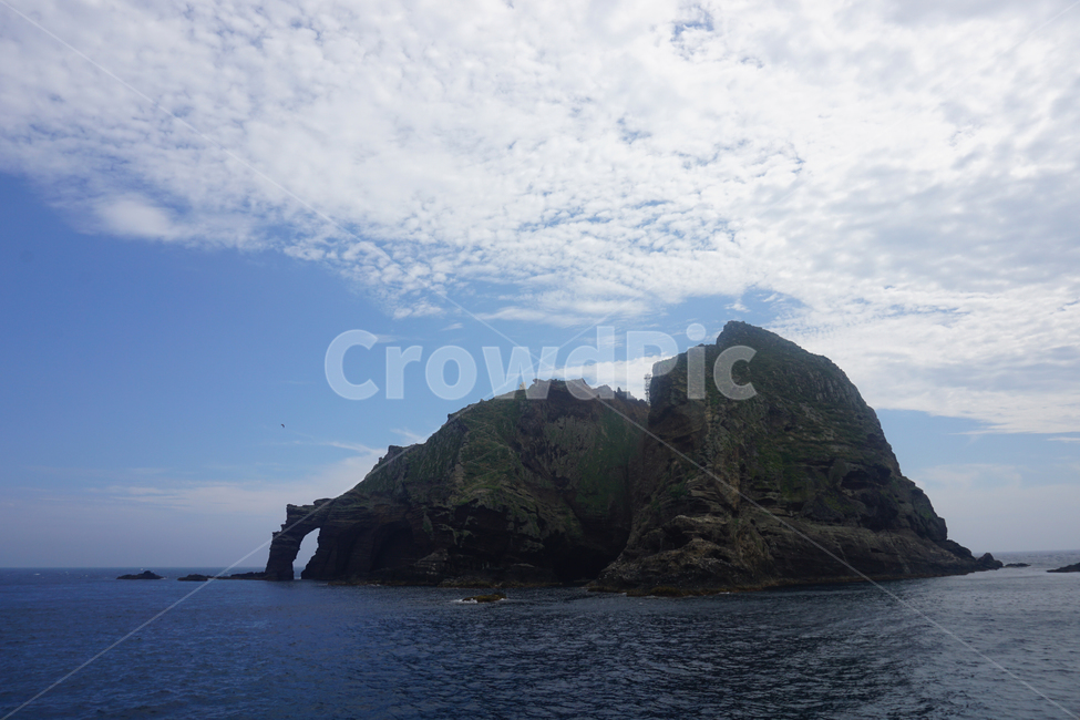 독도,울릉도,우리땅,섬,dokdoisland,dokdo,island,바다,한국,한국섬,동해,theeastsea,sea,여름,파랑,koreaisland,ulleungdoisland,하늘,blue,관광,seagull,자연