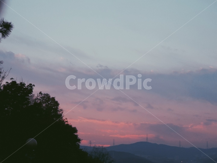 가을,하늘,노을,구름,나무,산,아련함,자연,풍경,nature,landscape,한국자연풍경,한국자연경관,korea nature landscape,감성,sensible,feeling,색깔,색상,색채,색감,color sense,color sensitivity,feeling of color,outdoors,옥외,dawn,새벽,red sky,붉은 하늘,dusk,황혼,sunset,일몰,sky