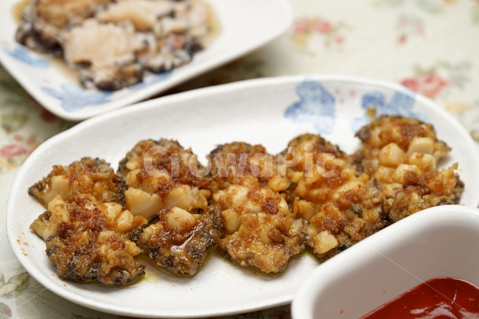 	전복,해산물,먹거리,안주,술안주,생물,먹방,해물,씨푸드,바다,음식,seafood,푸드,안주거리,회,전복회,안주꺼리,소주안주,버터구이,전복구이,전복버터구이,음식,식재료,요리,food,cook,meal,dishes,food reserves,수산물,해산물,fishery products,seafood