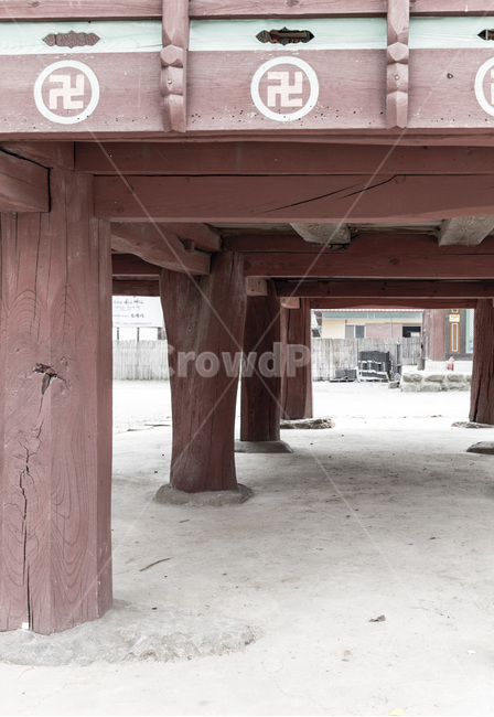 추춧돌,기둥,나뭇결,난간,문화유산,전통,한국전통,한국문화,korean traditional,korean culture,건축물,건물외관,exterior,building,structure,architecture,construction