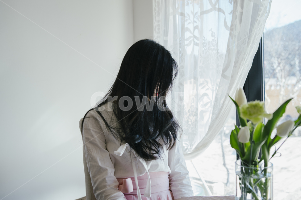 명절,한복,휴식,설날,감성사진,인물사진,차,tea,portrait,생활한복,한복,한국전통의상,hanbok,korean traditional clothes,사람,인물,인간,human,person,여성,여자,woman,female,lady