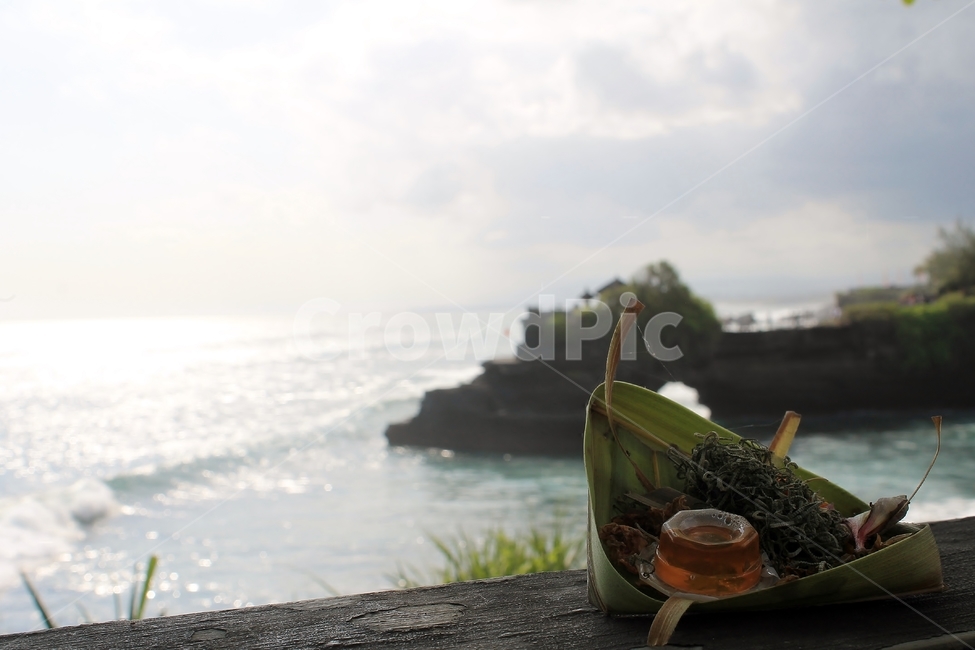인도네시아,발리,타나롯,따나롯,타나롯사원,힌두교,힌두사원,수상사원,indonesia,bali,hinduism,hindutemple,watertemple,tanahlot,tanahlottemple,balitemple,공양,공양물,offering,offeringtogod