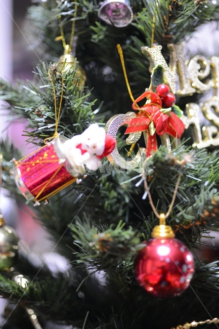 크리스마스,트리,장식,구슬,Christmas,ball,decoration,성탄절,겨울,계절,winter,season,기념일,축하,anniversary,congratulation,celebrate,celebration,메리크리스마스,성탄절,merry christmas,사물,물건,오브젝트,thing,object,matter