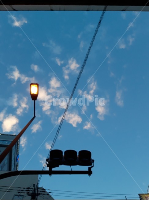램프포스트,lamppost,가로등,저녁하늘,신호등,전깃줄