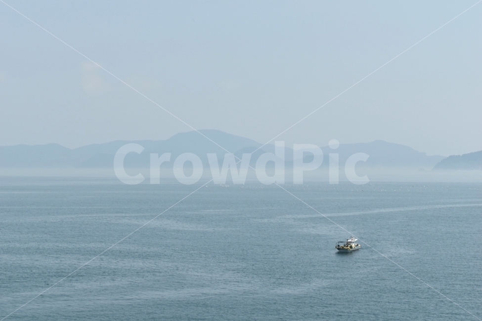 sky,cloudy,mountain,Windy Hill,ship,South Sea,lonely,Geoje Island,sea,fog