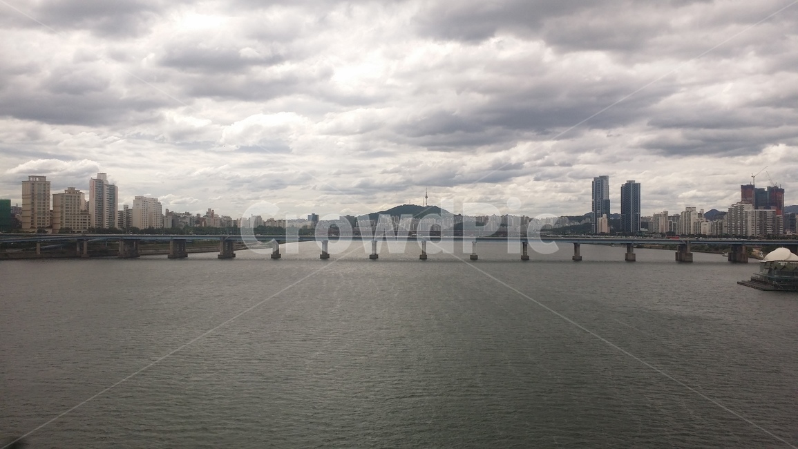 서울,대교,다리,한강,먹구름,하늘,구름,아파트,전경,building,건물,seoul,bridge,river,dark,cloud,산,mountain,남산타워,도시,city,namsan,tower,도시,풍경,city,landscape