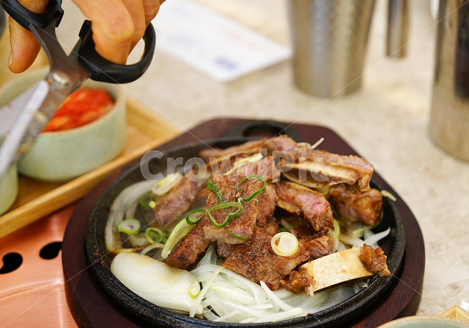 돼지갈비,갈비,고기,식사,육류,육식,먹방,음식,외식,푸드,먹거리,점심,꼬기,돼지고기,식감,food,한식,맛집,음식,식재료,요리,food,cook,meal,dishes,food reserves,육류,고기,meat,한식,한국음식,한국요리,korean food,korean dishes,korean meal,korean cook