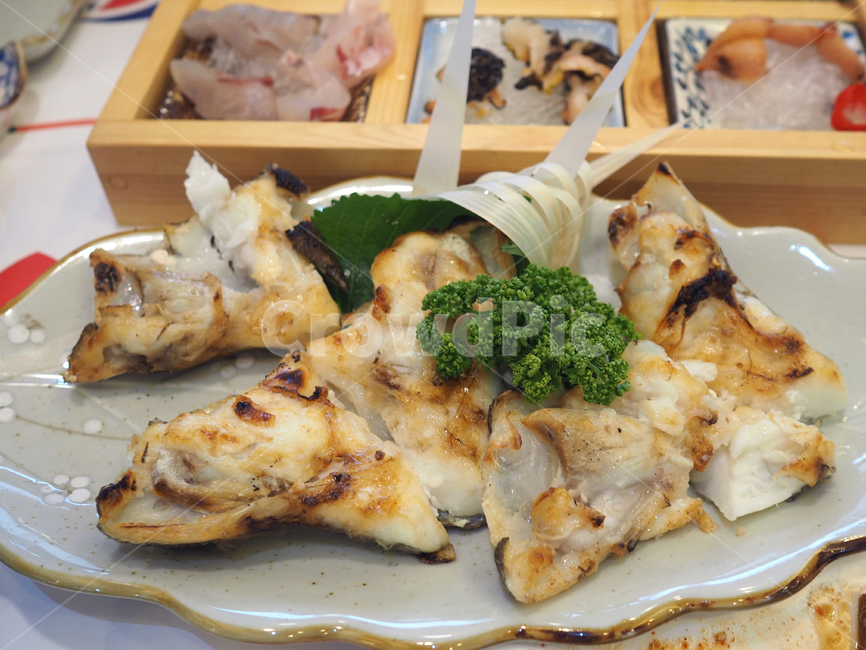 회,횟집,일식,어류,식사,음식,횟감,메로,메로구이,생선,생선구이,구이류,food,fish,dish,meal,음식,식재료,요리,food,cook,meal,dishes,food reserves