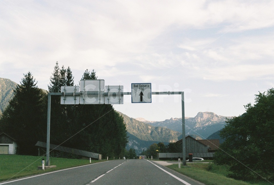 이정표,길,표지판,road,도로,freeway,고속도로,highway,고속도로,방향,산,자연,시골,오스트리아,village,마을,광활한,해외,외국,세계,foreign,oversea,world