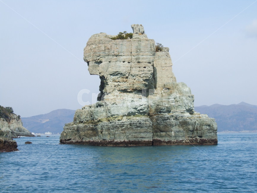 자연,nature,물,곶,바위,동물섬,자연,풍경,nature,landscape,land,땅,outdoors,옥외,shoreline,해안선,water,ocean,대양,sea,바다,coast,연안,promontory