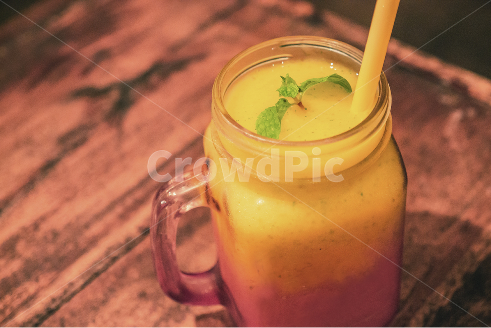 smoothie,Twotone drink,Mint,cool,tree,cold,juice,Mint Smoothie,straw,mango juice,summer,mango,healthy,Mango Smoothie,beverage,Mango Mint,table,Mango Mint Smoothie