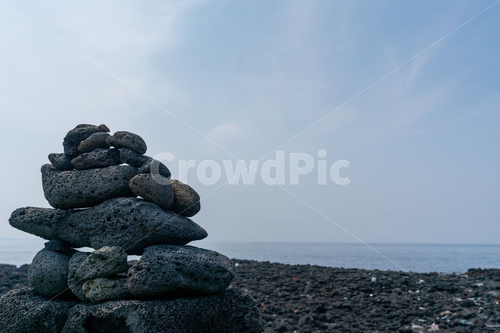 돌,rock,제주도,제주,jeju,돌탑,바다,하늘,sea,sky,ocean,파랑,blue,해변,해안,우도
