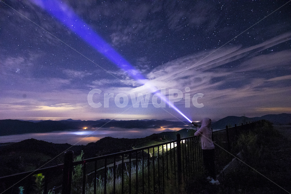 별,별밤,은하수,하늘,star,night,milkyway,sky,레이져,후레쉬,렌턴,운해,안개,야경,안반데기,안반덕,야경,밤,풍경,nightscape,night,landscape,사람,인물,인간,human,person,남성,남자,man,male,light,빛,flare,플레어