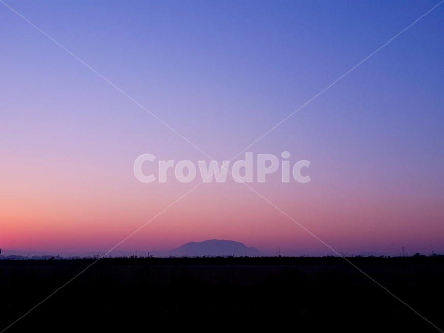 하늘,여명,산봉우리,풍경,새벽,nature,자연,outdoors,옥외,dusk,황혼,sunset,일몰,sky,dawn,red sky,붉은 하늘