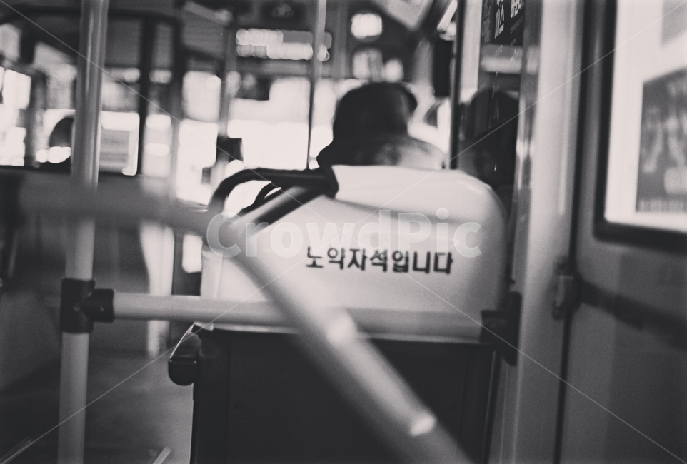 감성사진,감성,버스,흑백사진,흑백,여수여행,감성,sensible,feeling,흑백,모노톤,monochrome,black and white,교통,교통수단,traffic,transportation