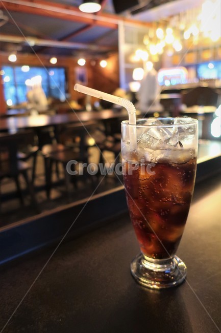 업소,얼음,아이스,탄산,음료,음료수,글라스,유리잔,빨대,스트로우,음료수,drink,beverage