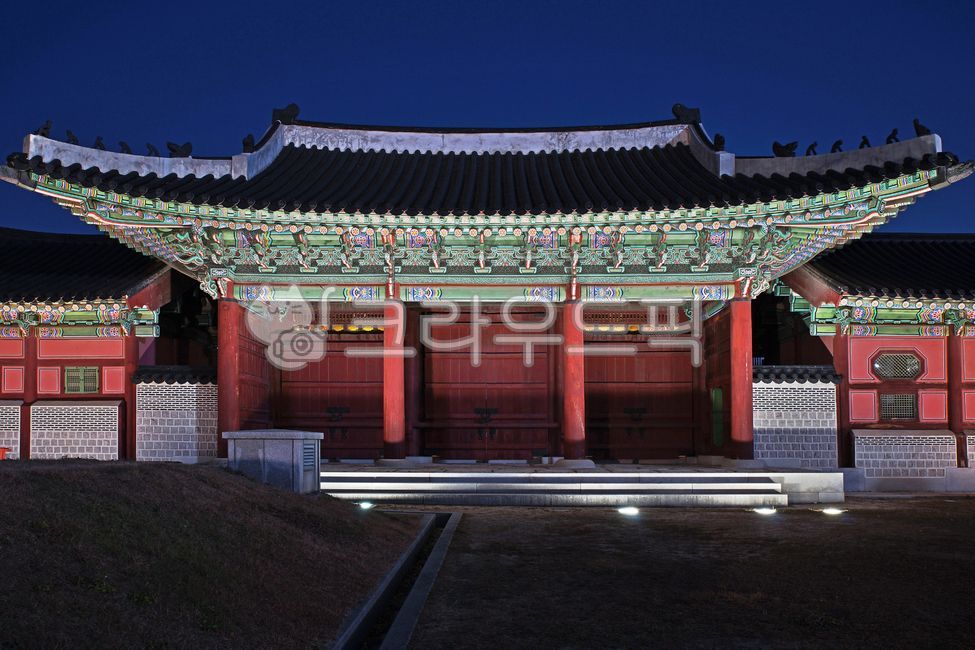 유화문,경복궁,법궁,정궁,궐내각사,서문,궁궐,북궐,야경,밤,풍경,nightscape,night,landscape,랜드마크,landmark,tourist attraction,한국랜드마크,한국관광지,한국명소,korea landmark,korea tourist attraction