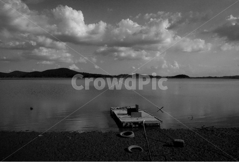 바다,구름,하늘,정박,반영,뗏마,풍경,자연,풍경,nature,landscape,흑백,모노톤,monochrome,black and white,water,물,waterfront,워터 프론트,pier,교각,port,포트