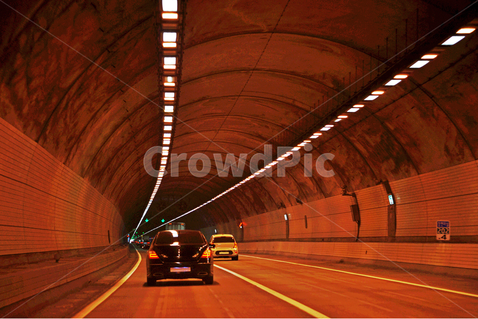터널,고속도로,불빛,조명,도로,굴,길,질주,차량,교통,교통수단,traffic,transportation