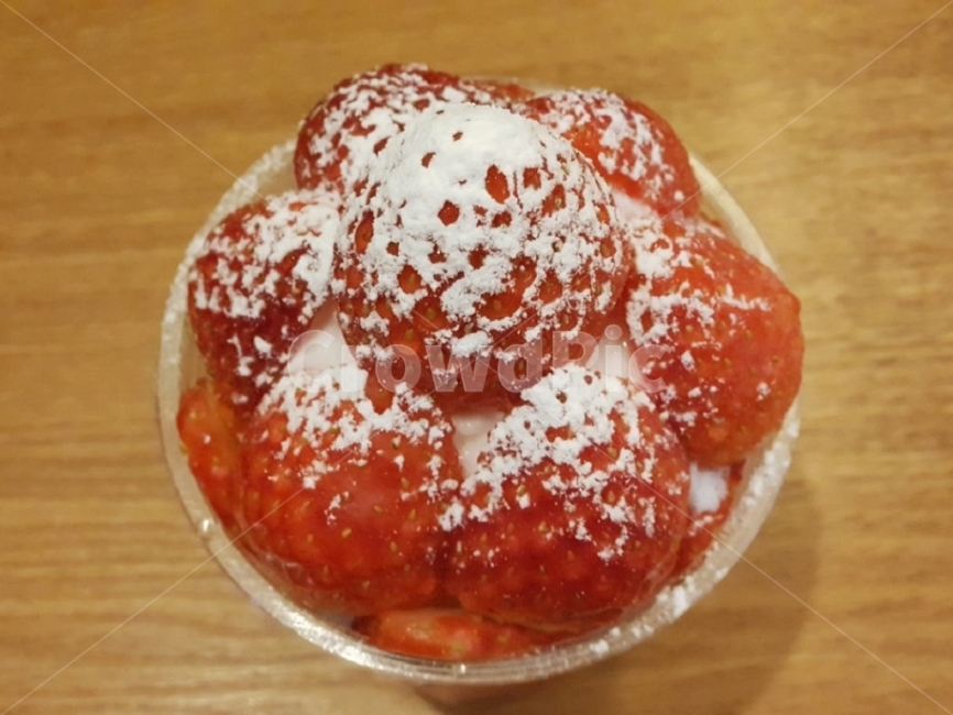 딸기,계절과일,겨울,카페,눈,음식,식재료,요리,food,cook,meal,dishes,food reserves,과일,열매,fruit,채소,야채,vegetables,디저트,간식,후식,dessert,snack