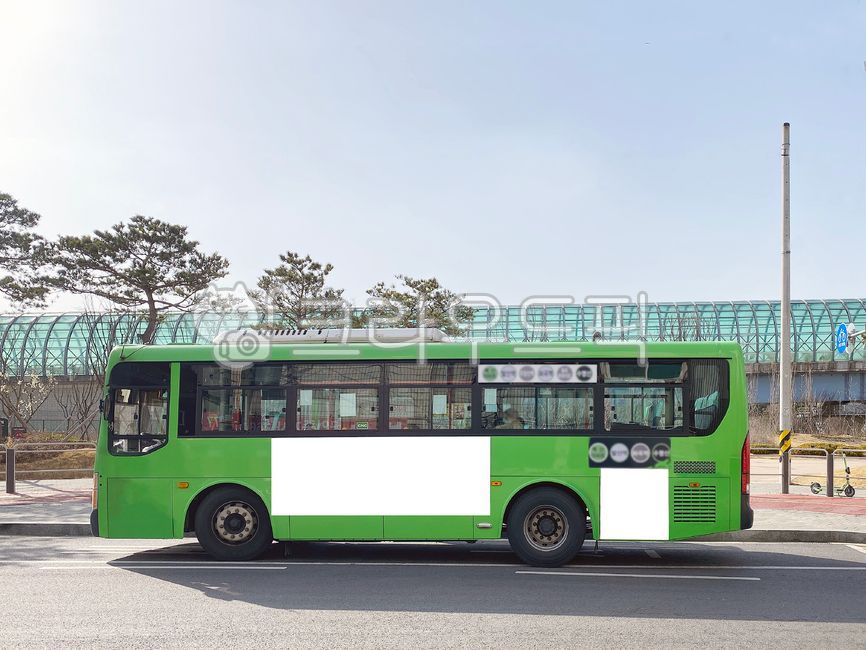 버스,버스광고,목업,목업이미지,광고,광고판,차량광고,시내버스광고,부착광고,옥외광고,판넬,비즈니스,상업광고판,도시배경,사인보드,상업광고,커머셜,비어있는,프레임,광고디자인,빈공간,배경,바탕,백그라운드,사각형광고판,차량,교통수단,bus,busadvertisement,mockup,mockupimage,billboard,vehicleadvertisement,citybusadvertisement,advertisement,outdooradvertisement,panel,business,commercialbillboard,citybackground,signboard,commercialadvertisement,commercial,free,frame,advertisingdesign,emptyspace,background