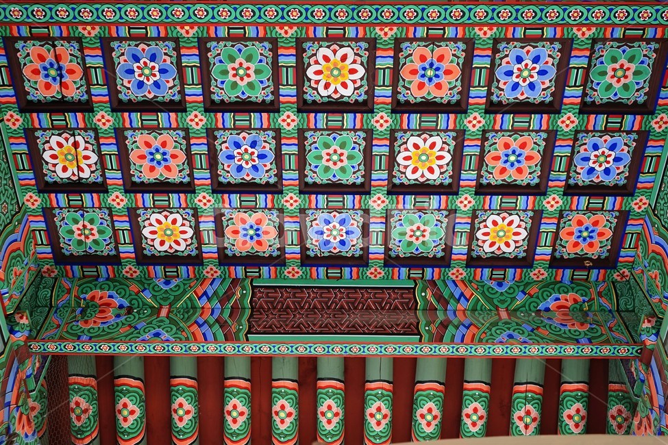 단청,천장,고전,무늬,화려,정방형,나무,색,color,colorful,tradition,paint,pattern,old,variouscoloring,paintwork,multicolor,한국전통,한국문화,korean traditional,korean culture