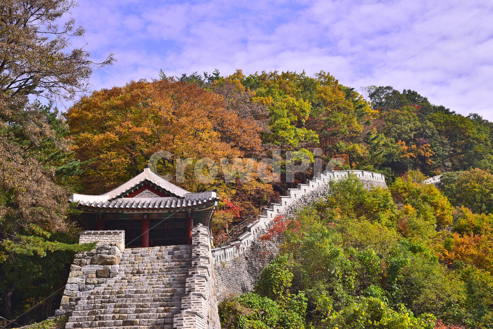 castle,Historic sites,castle gate,arched,building,acid,preservation,Cultural Heritage,kpreantraditional,fall,defense,unesco,sight,tradition,architecture,world cultural heritage,mountainfortress,Ulkari,history,Namhansanseong Fortress,traditional pattern,ou