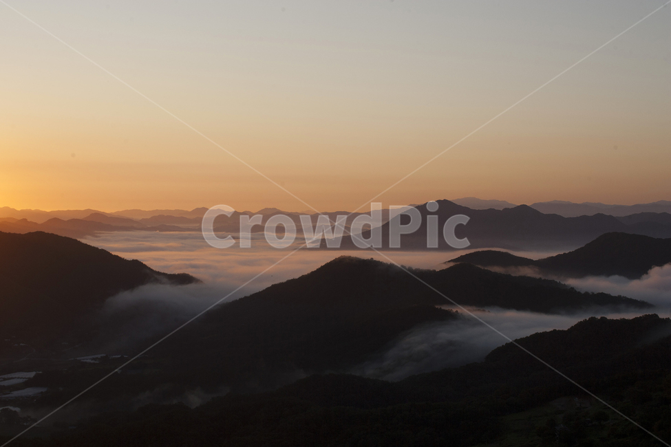 자연,새벽,붉은하늘,sky,용암사일출,자연,풍경,nature,landscape,outdoors,옥외,land,땅,sunset,일몰,red sky,붉은 하늘,하늘,dusk,황혼,dawn